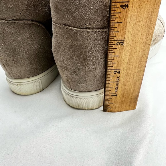 Blondo Glenda Waterproof Suede Zip Up Hidden Wedge Heel Sneaker Women's 7M - Picture 9 of 10